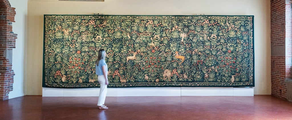 Arazzo millefiori, Museo dell'Antico Palazzo dei Vescovi